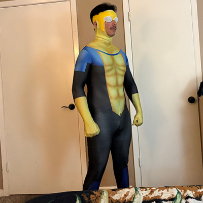 Customer wearing Invincible Mark Grayson Suit Cosplay Costume For Kids Adult Unibuy