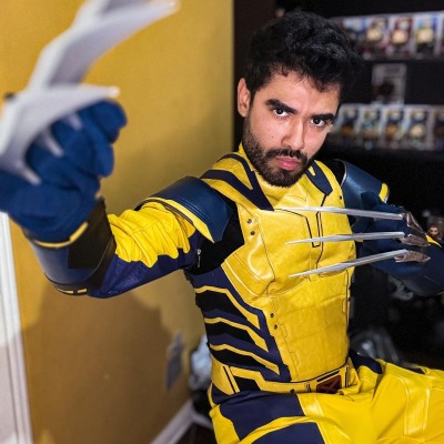 Customer wearing Deadpool 3 Wolverine Costume Cosplay Suit Unibuyplus