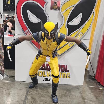 Customer wearing Deadpool 3 Wolverine Costume Cosplay Suit Unibuyplus